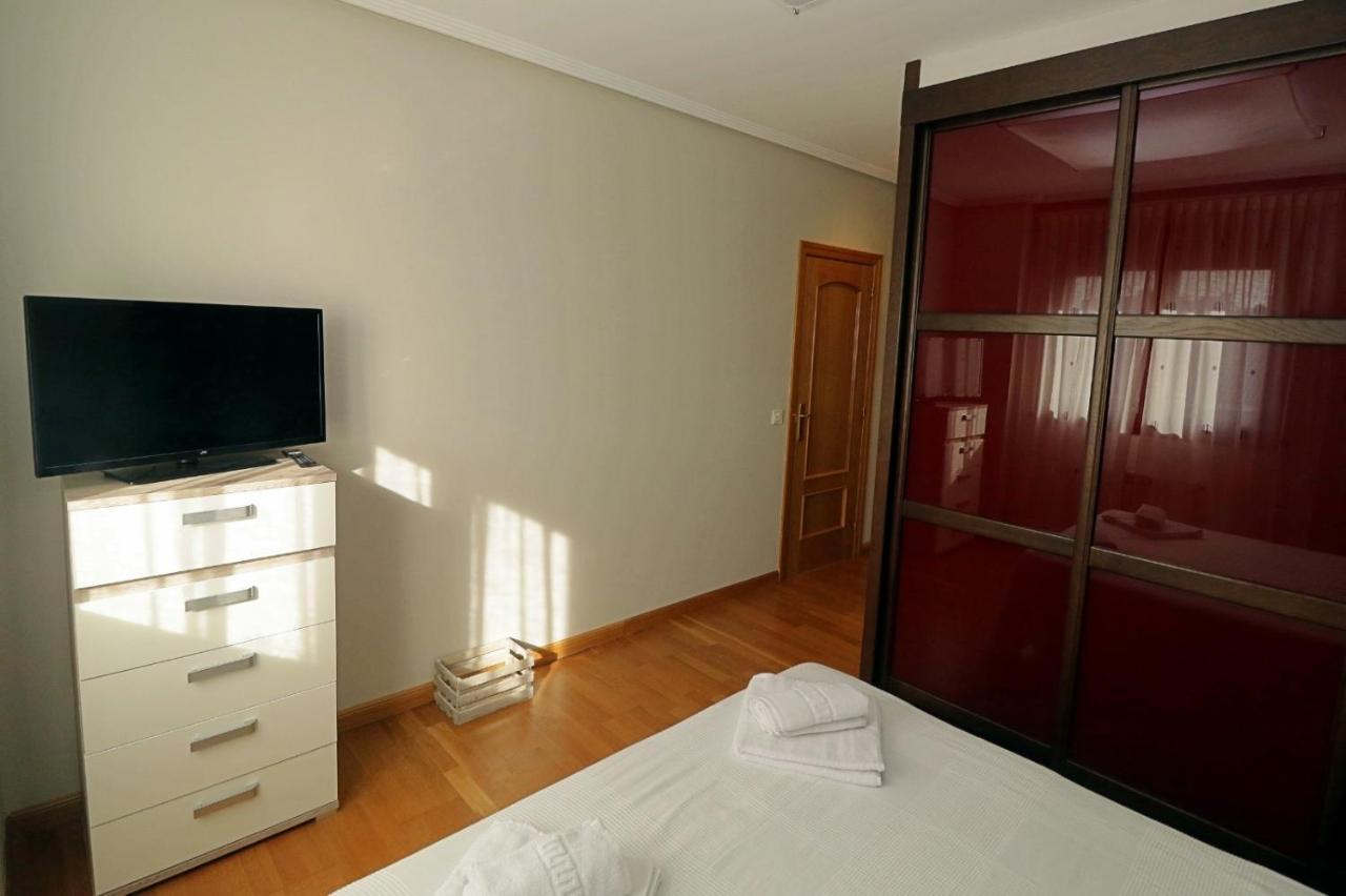Apartamento , Wifi Y Garaje Cerca Del Centro Oviede